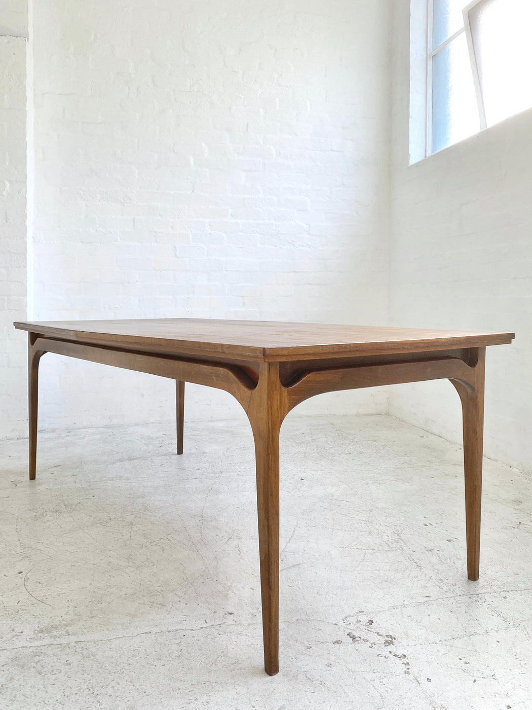 Dario Zoureff Dining Table