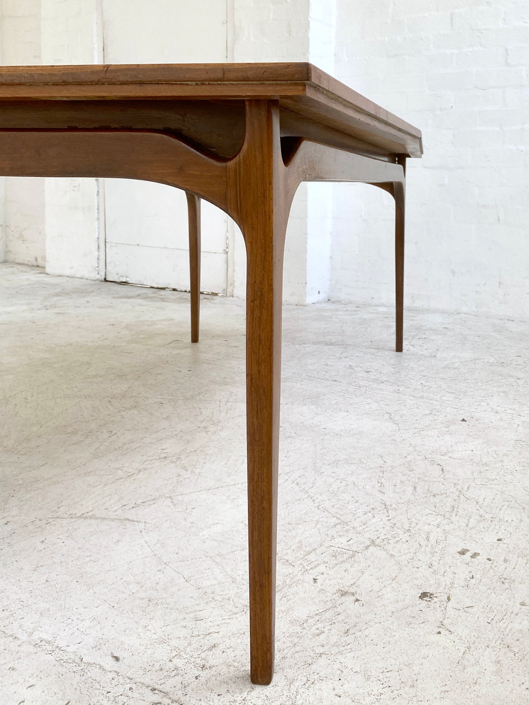 Dario Zoureff Dining Table