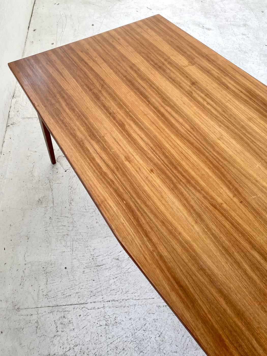 Dario Zoureff Dining Table