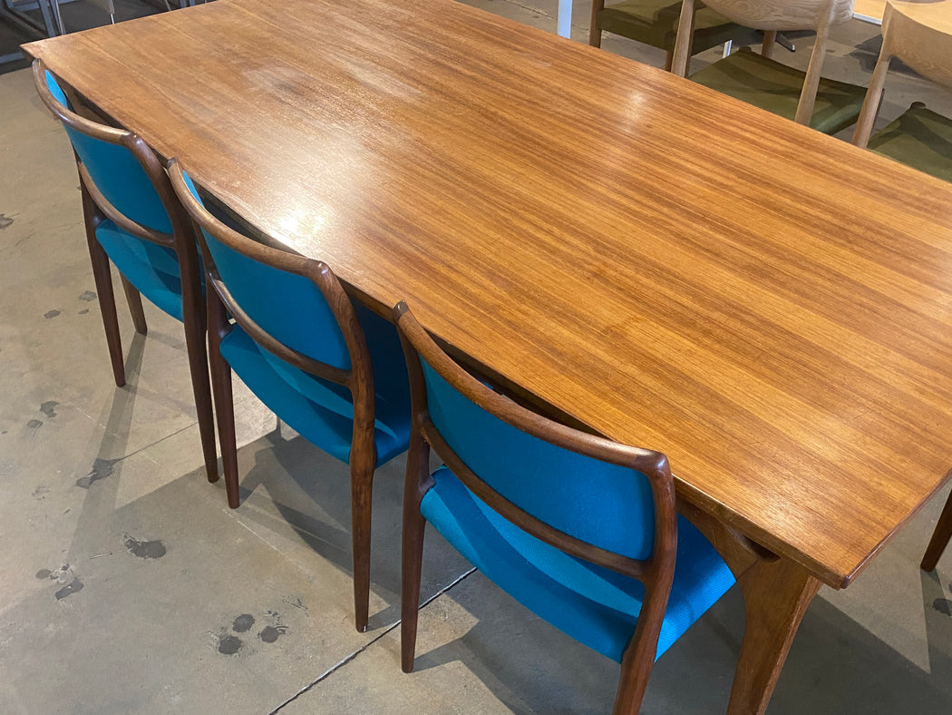 Dario Zoureff Dining Table