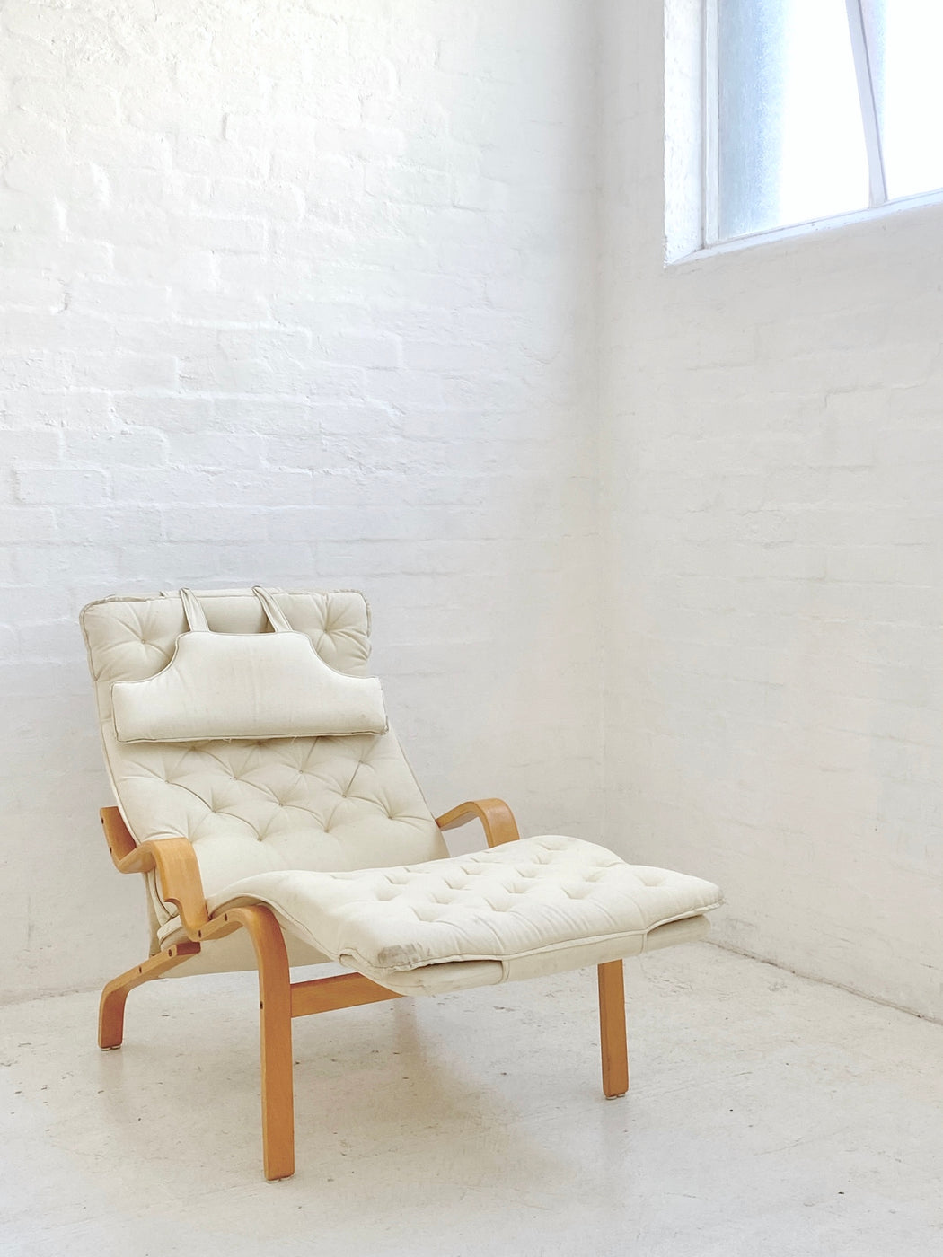 Danish Chaise Lounge