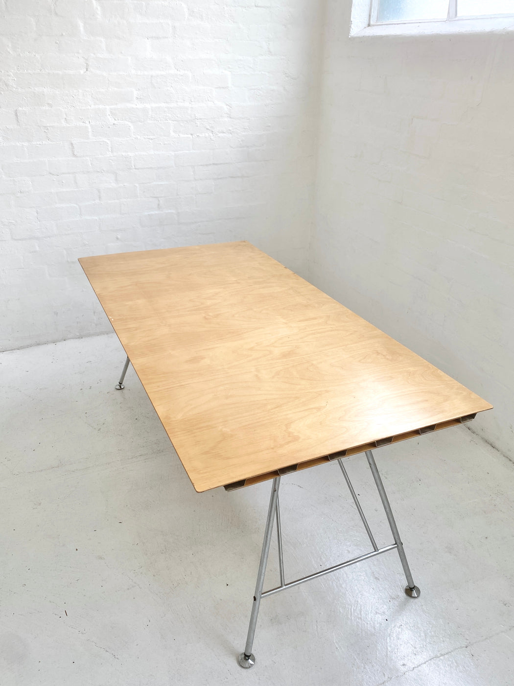 Atelier Alinea 'Unistandard' Table