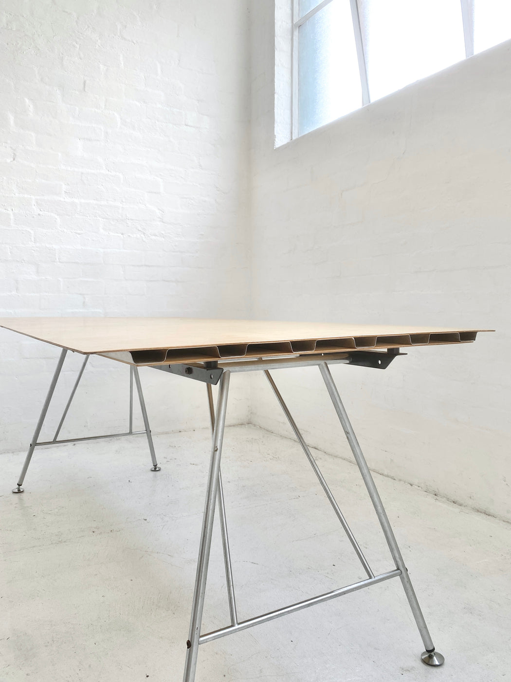 Atelier Alinea 'Unistandard' Table