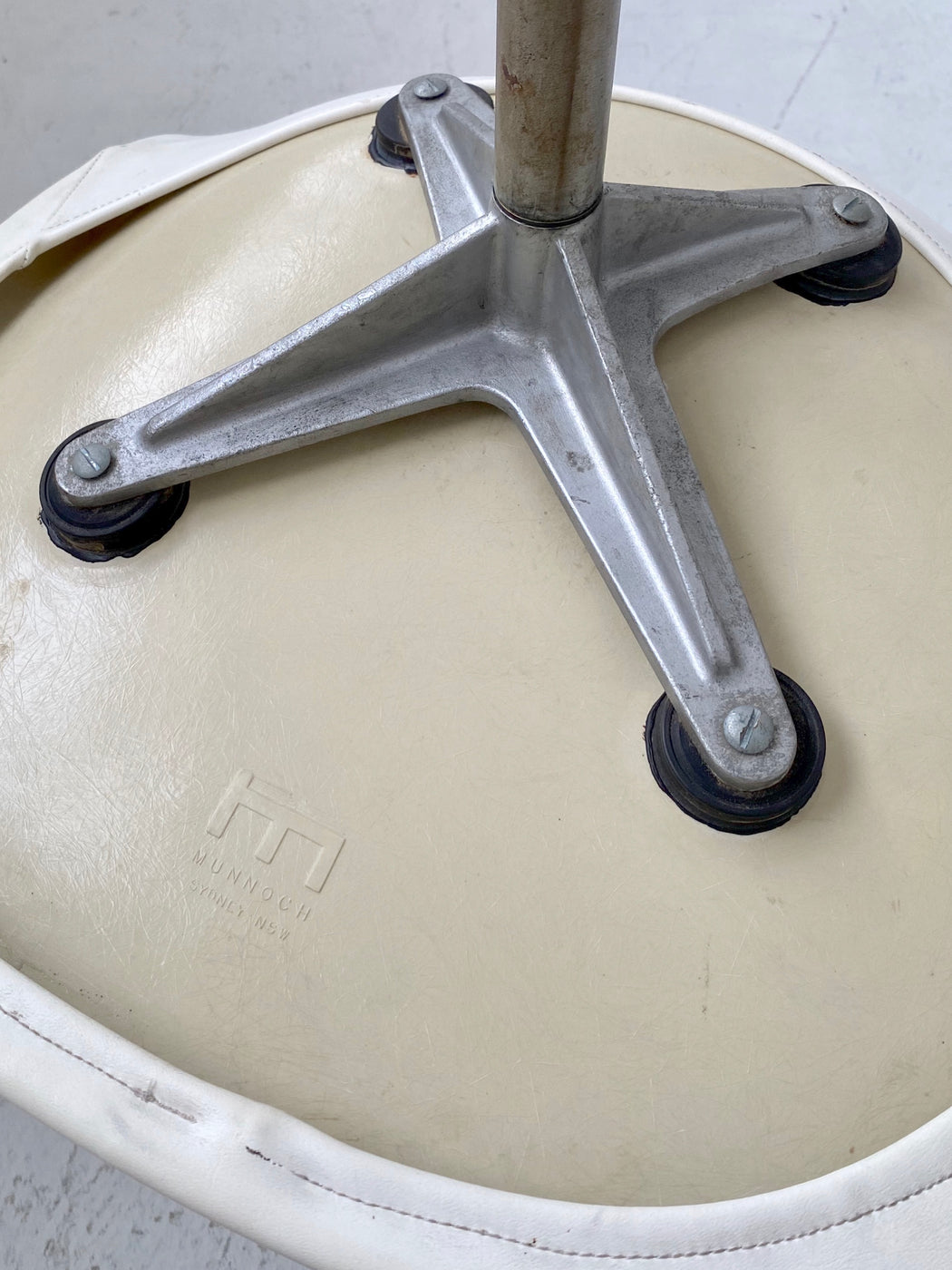 Charles & Ray Eames Swivel Shell Chair