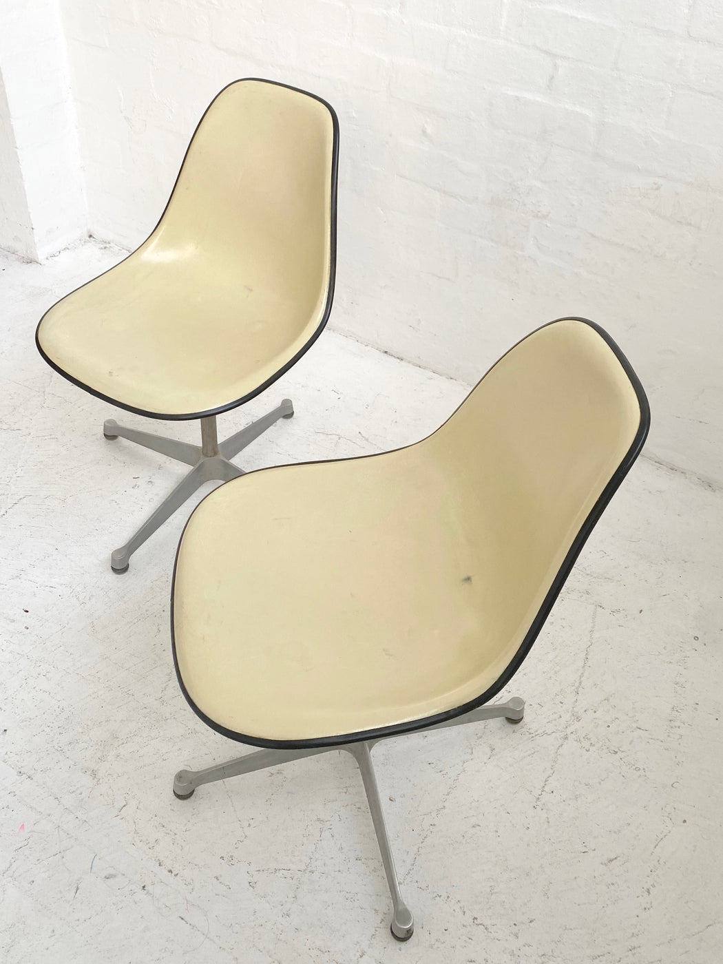 Charles & Ray Eames Swivel Shell Chair