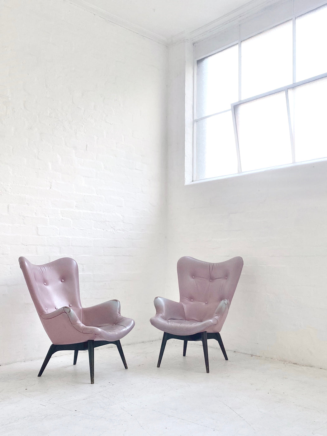 Grant Featherston R160 'Contour' Chair