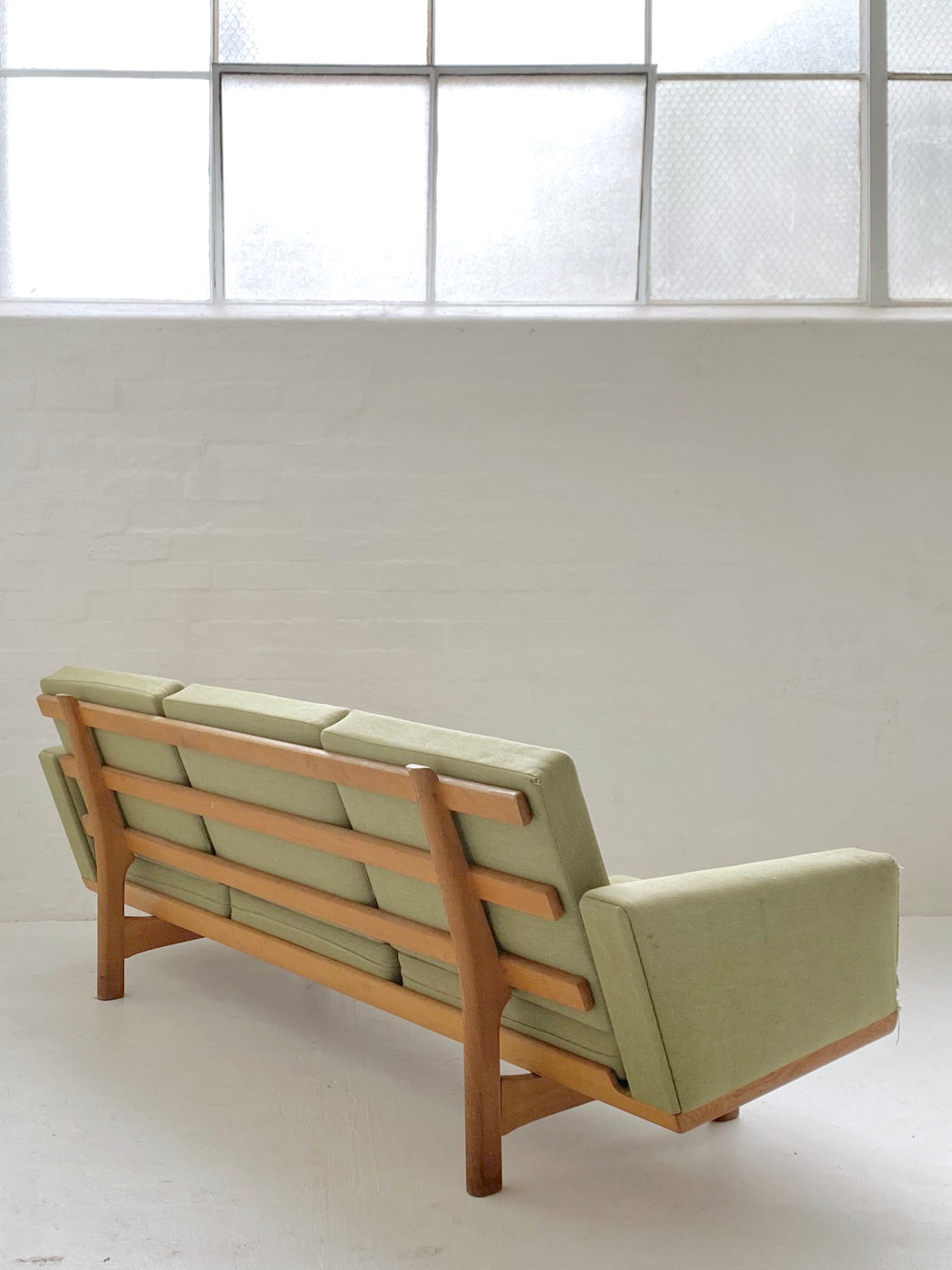 Hans J. Wegner ‘Model Ge236’ Sofa