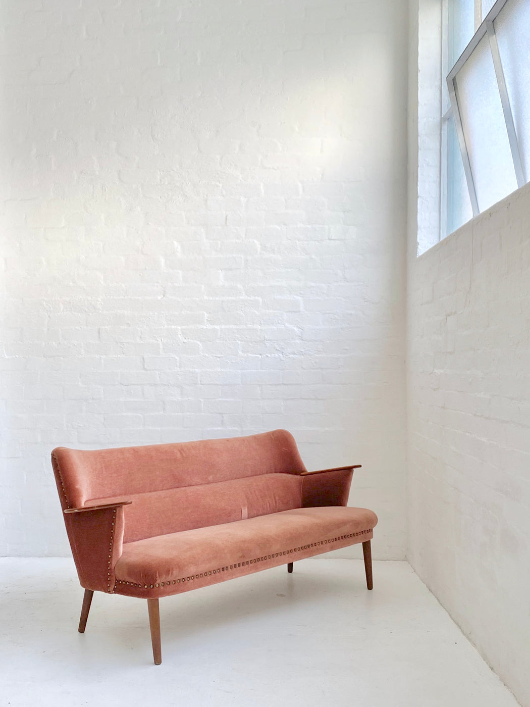 Kurt Olsen Settee