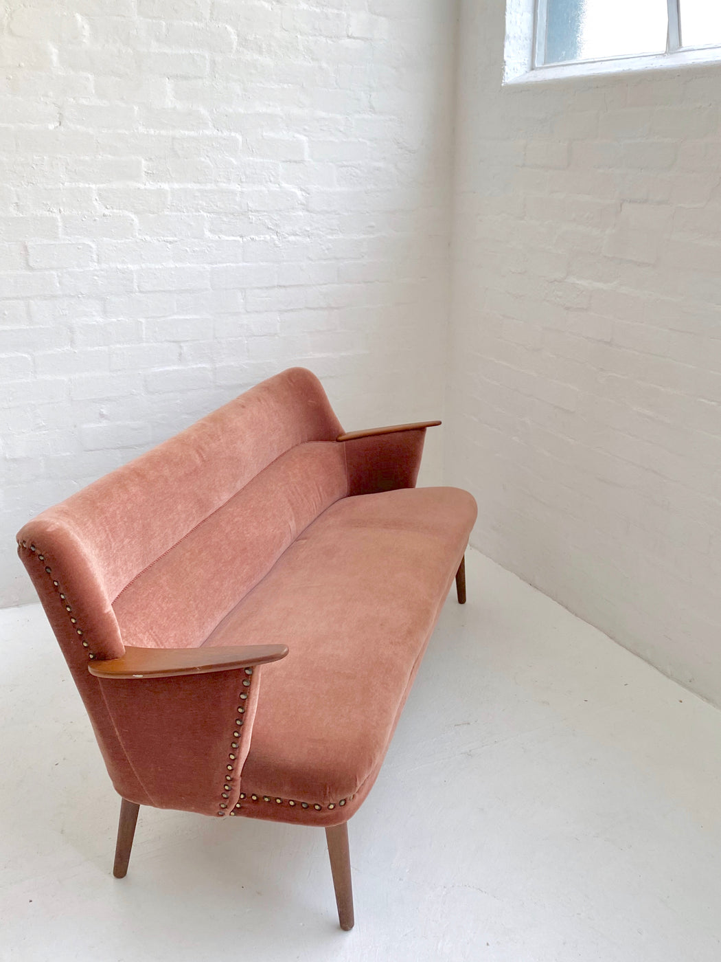 Kurt Olsen Settee