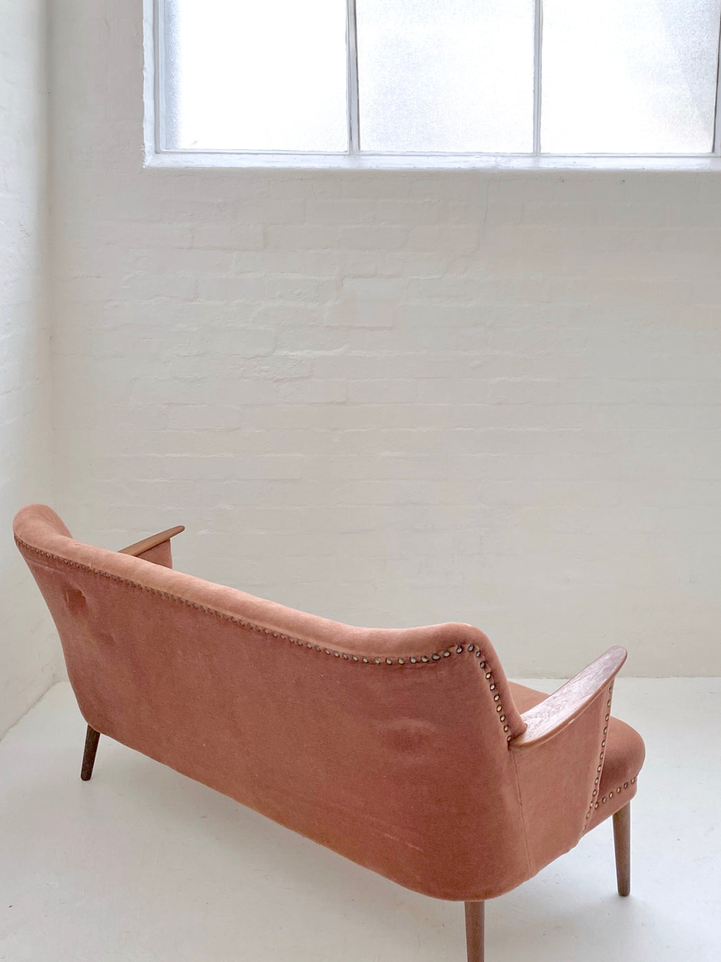 Kurt Olsen Settee