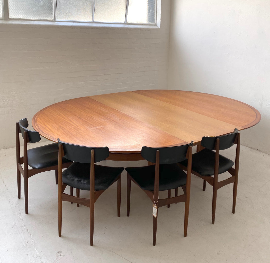 Rud Thygesen & Johnny Sørensen Table