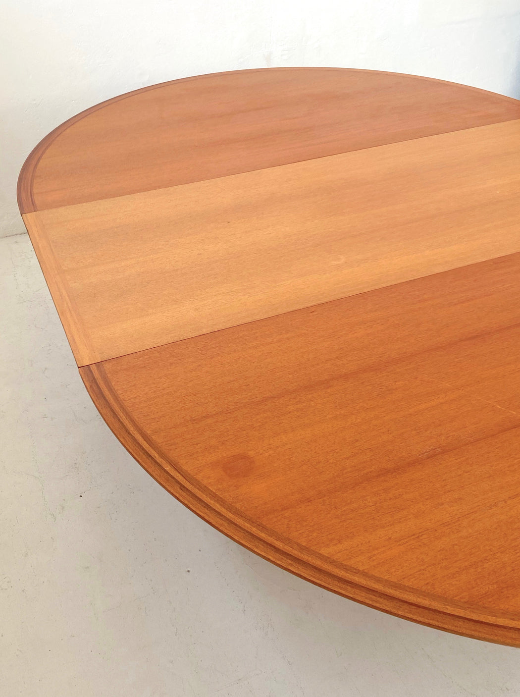 Rud Thygesen & Johnny Sørensen Table