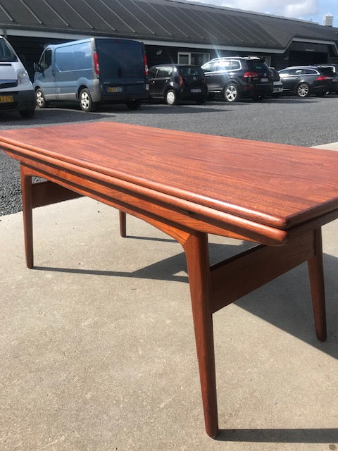 Danish 'Copenhagen' Elevator Table
