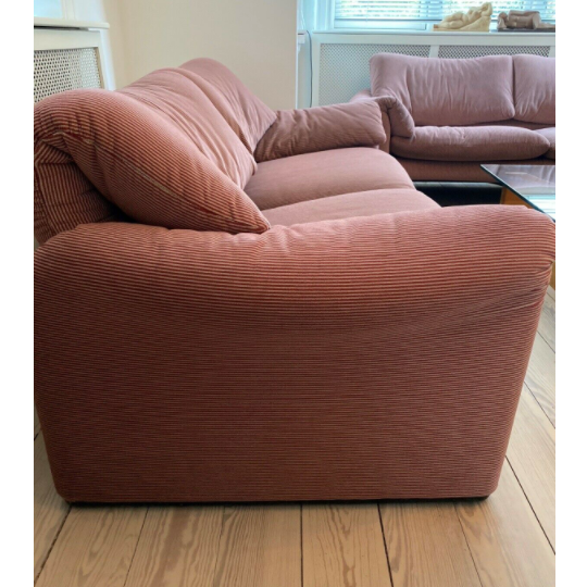Vico Magistretti 'Maralunga' Sofas