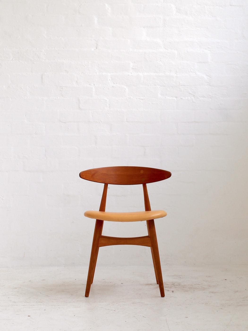Hans J. Wegner 'CH33' Chair