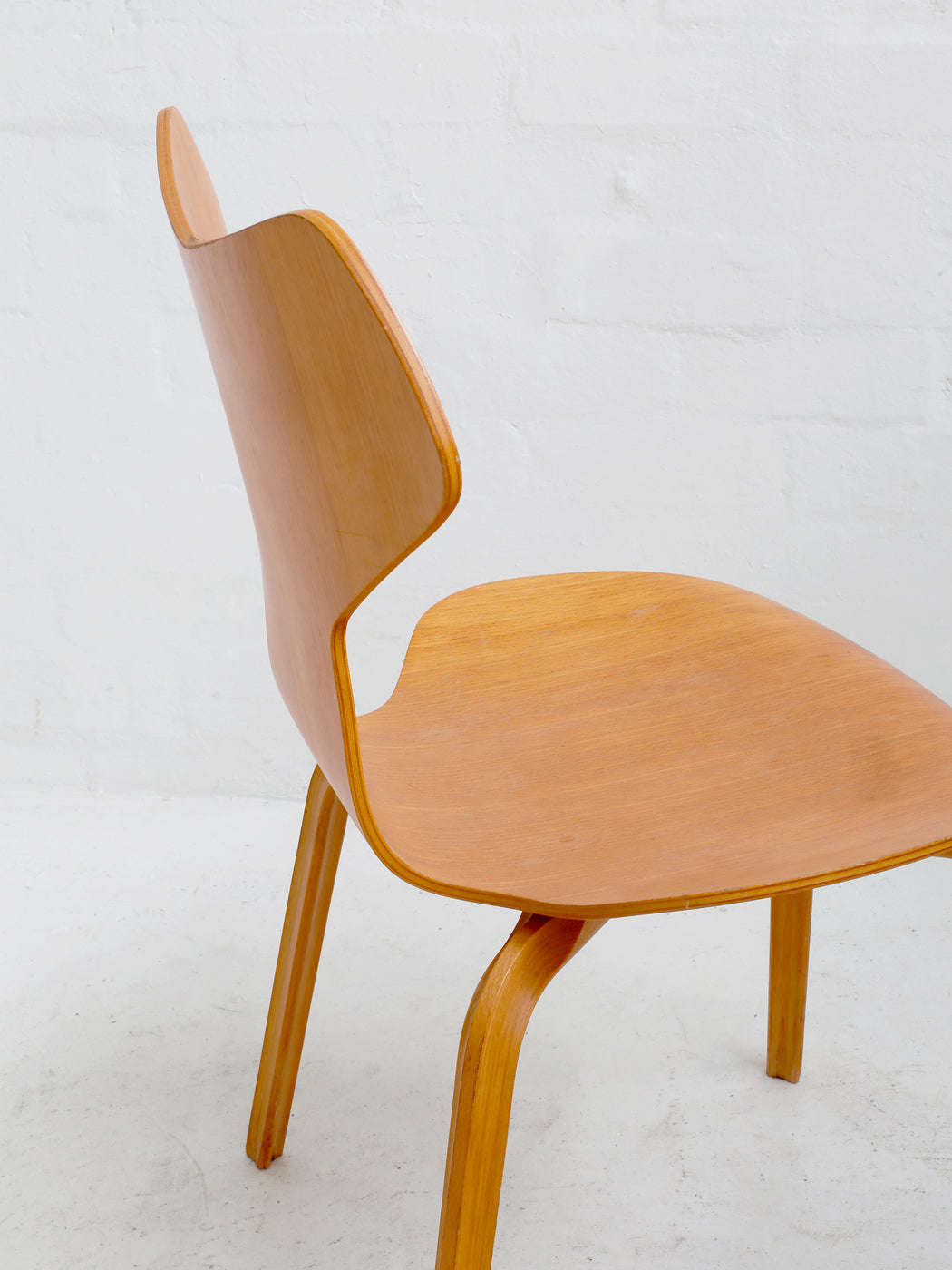 Arne Jacobsen 'Grand Prix' Chair