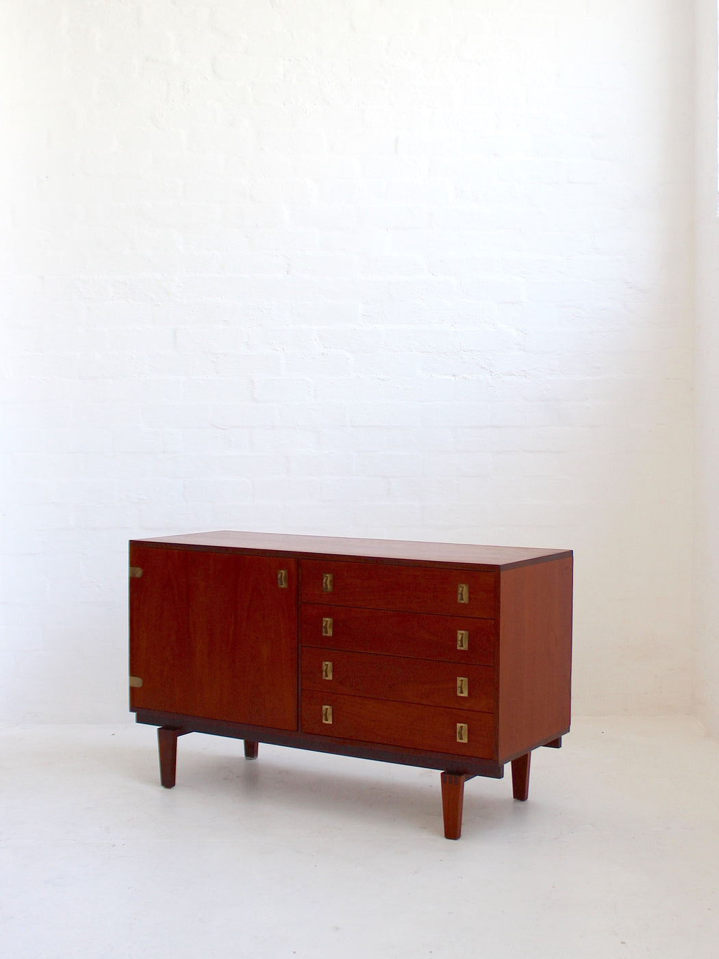 Peter Løvig Nielsen Sideboard