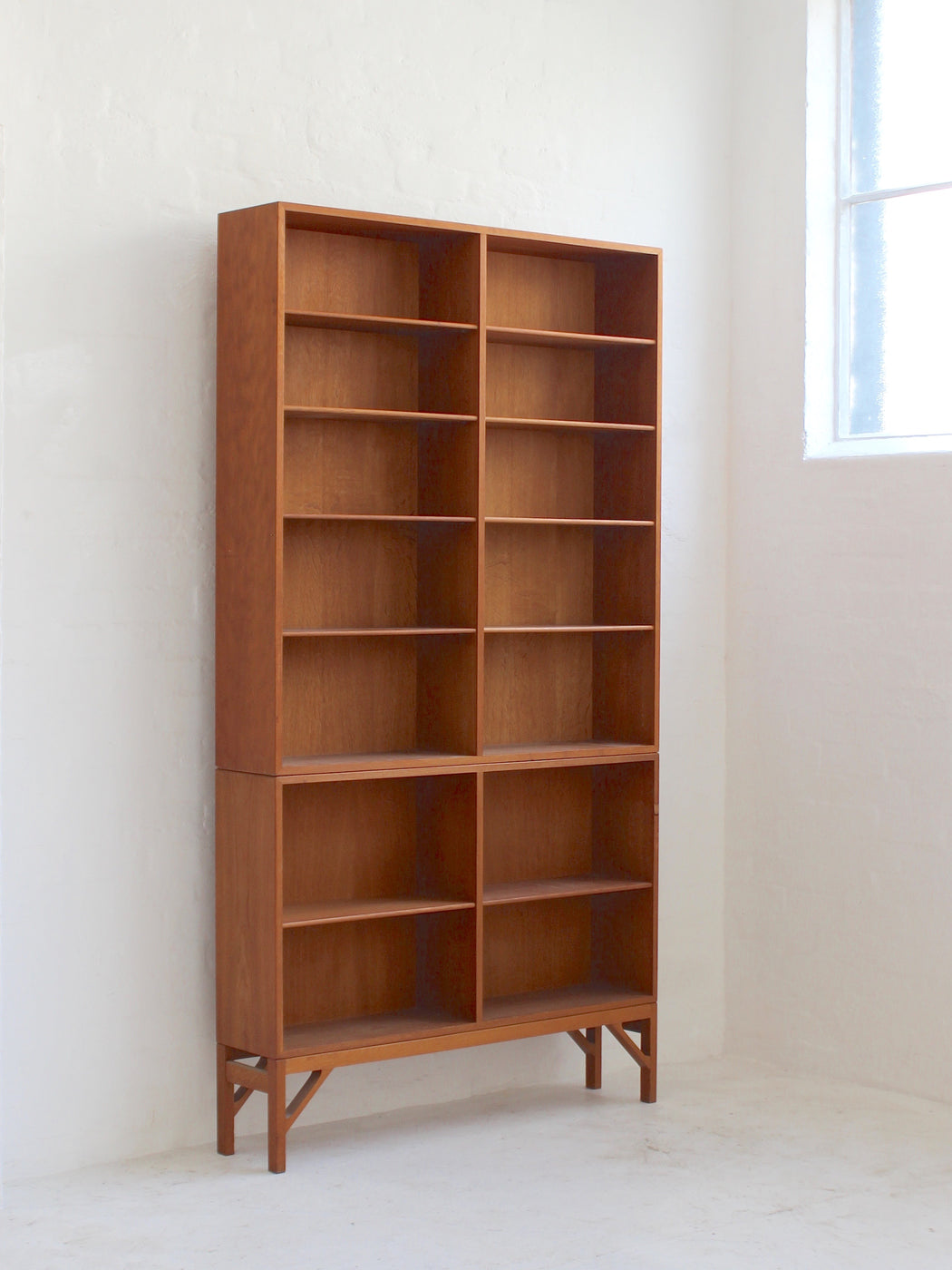 Børge Mogensen 'China-base' Bookcase