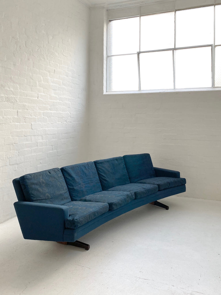 北欧AOR◆FREDRIK WILLSTRAND Fredrik Kayser 'Model 807' Sofa — Nord