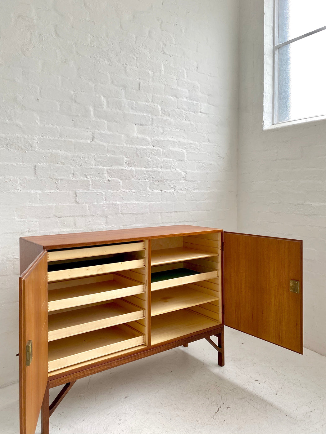 Børge Mogensen 'China-Base' Cabinet