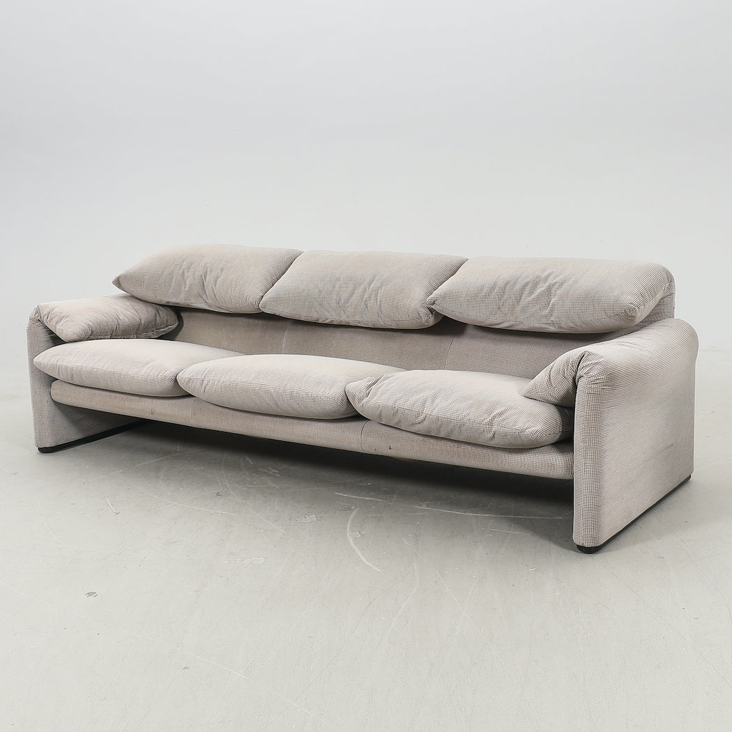 Vico Magistretti 'Maralunga' Sofa