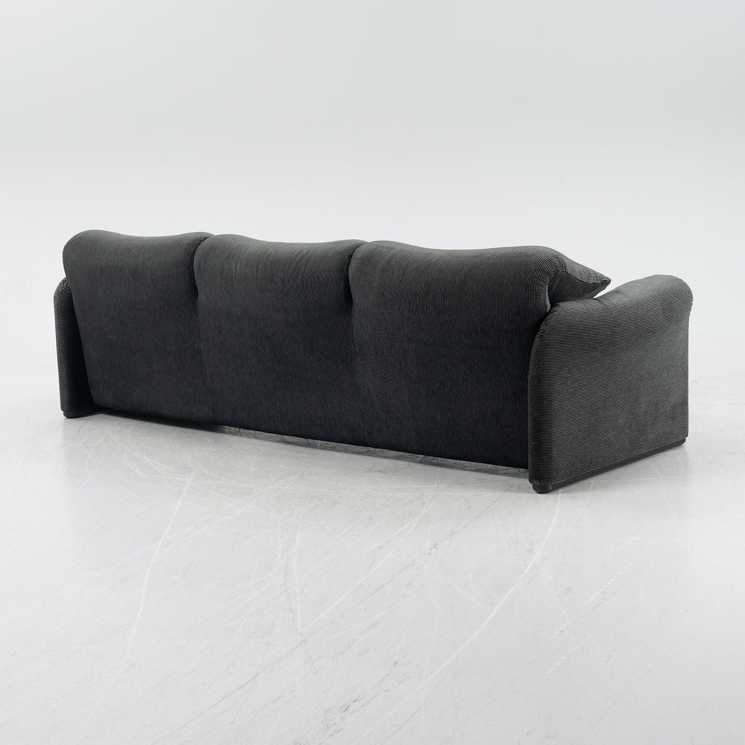 Vico Magistretti 'Maralunga' Sofa