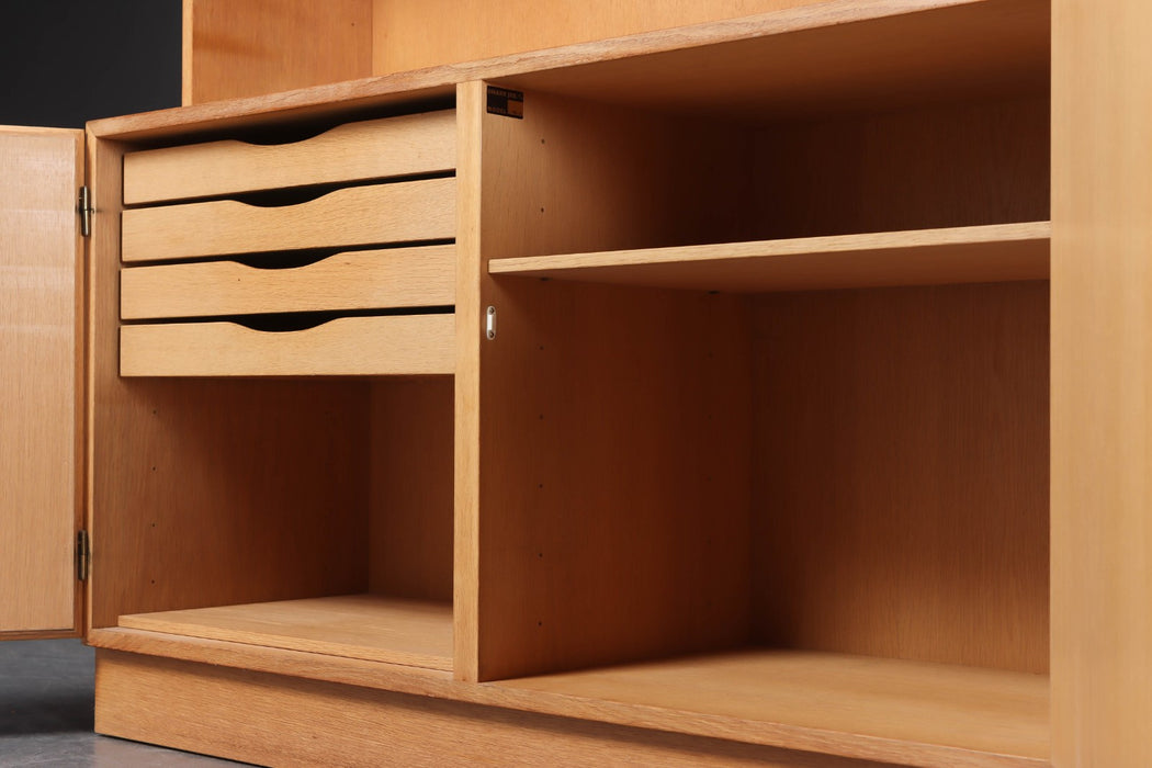 Omann Jun ‘Model 12’ Bookshelves