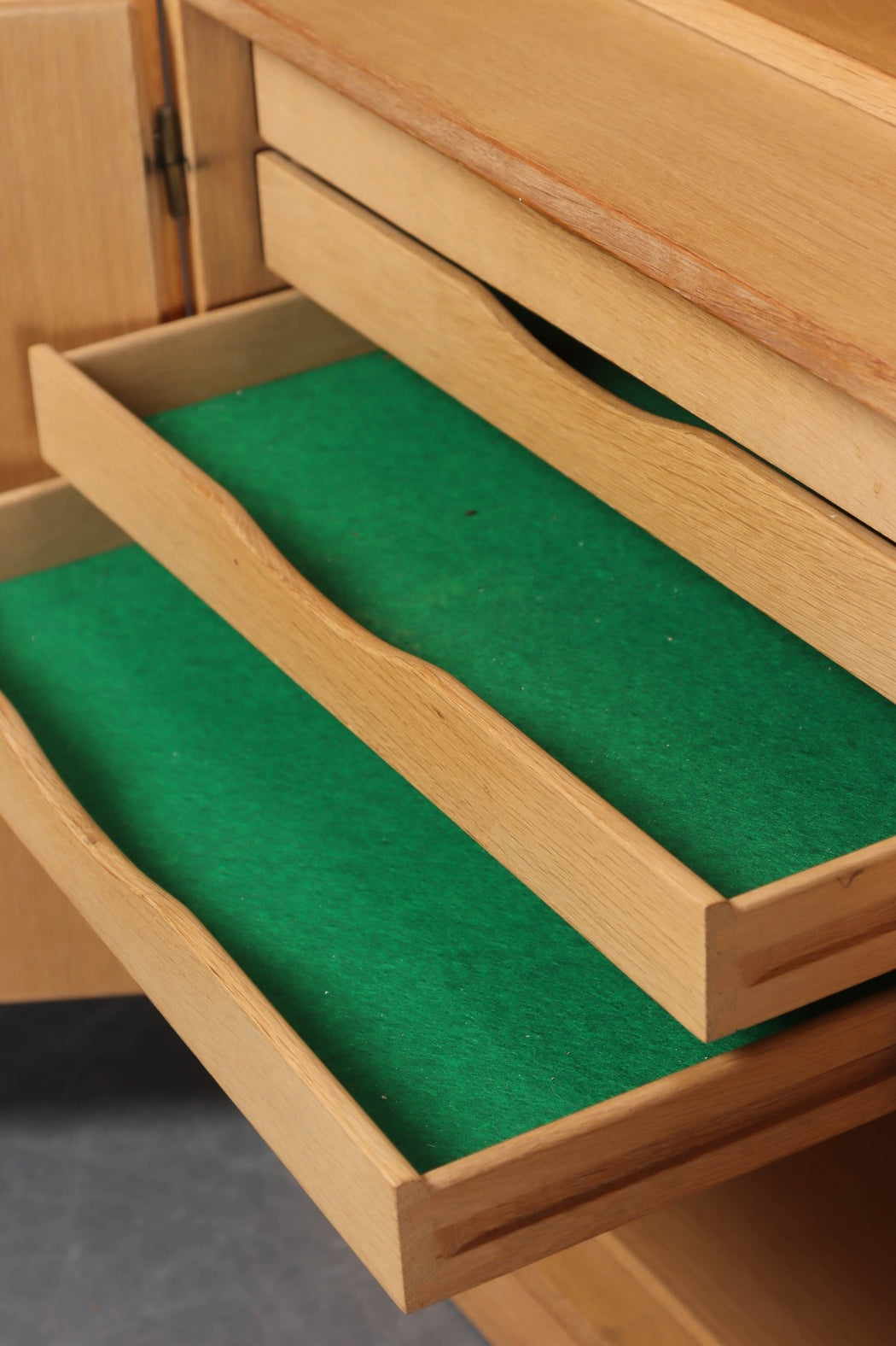 Omann Jun ‘Model 12’ Bookshelves