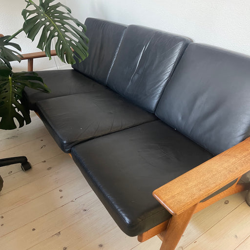 Hans J. Wegner GE290 'Plank' Sofa