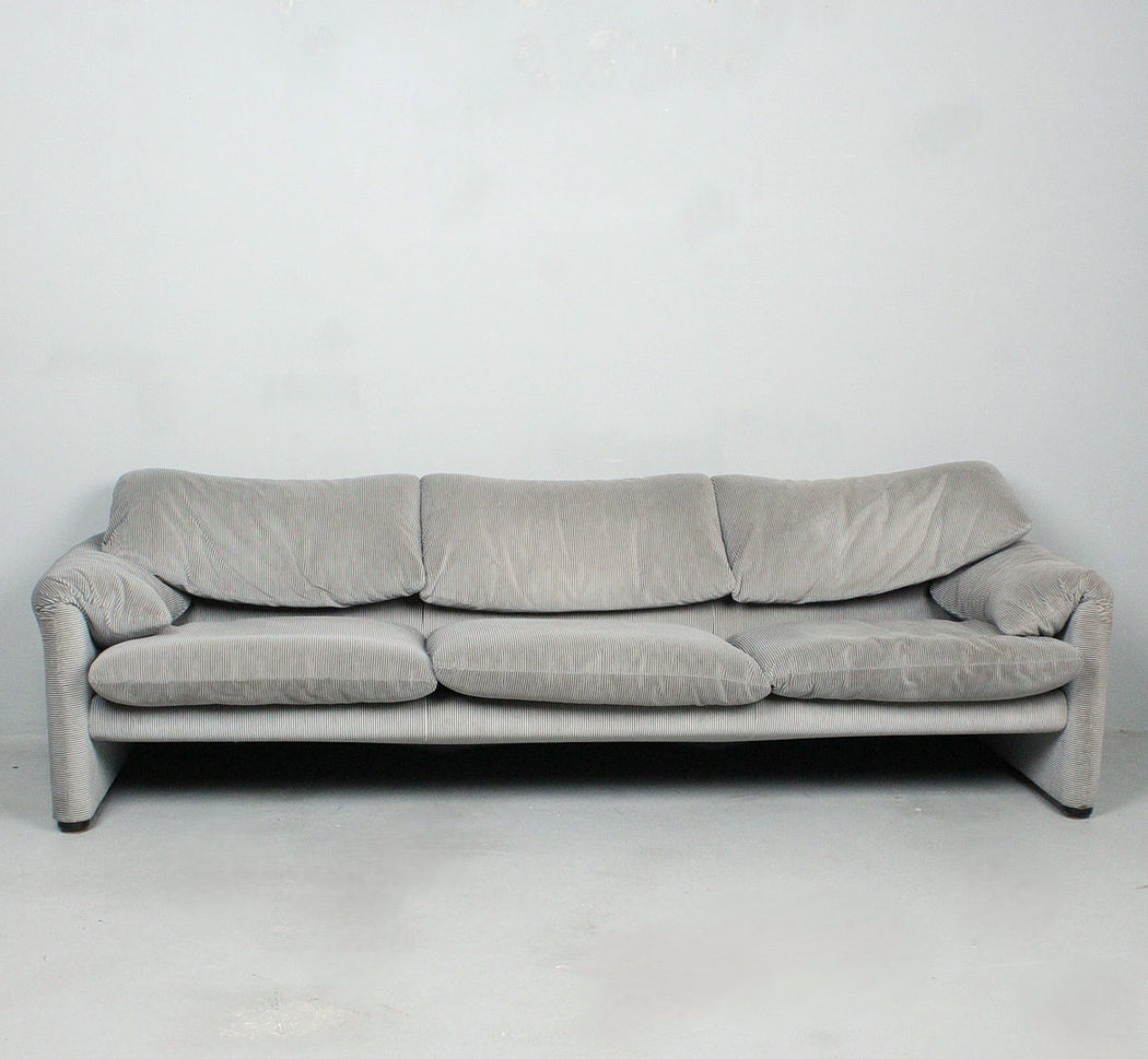 Vico Magistretti 'Maralunga' Sofa