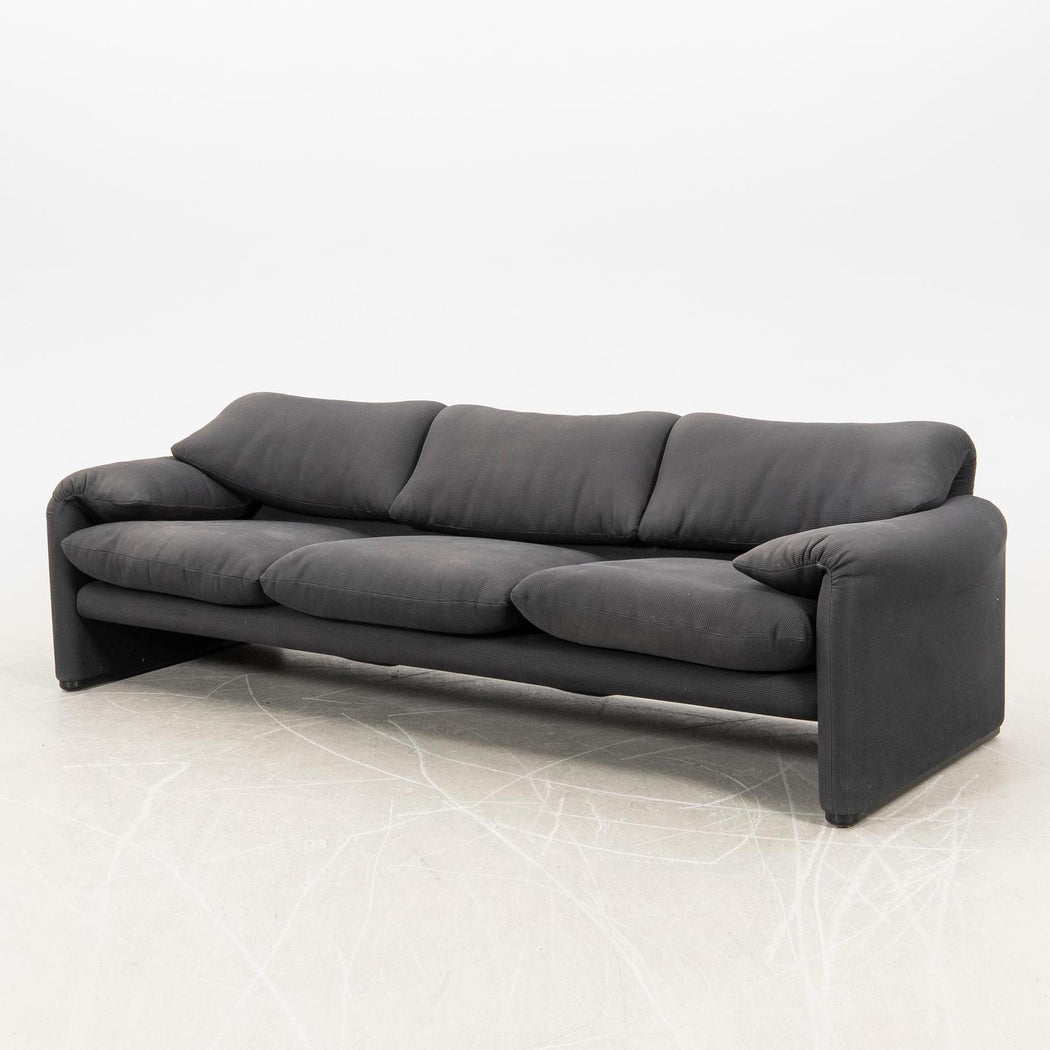 Vico Magistretti 'Maralunga' Sofa