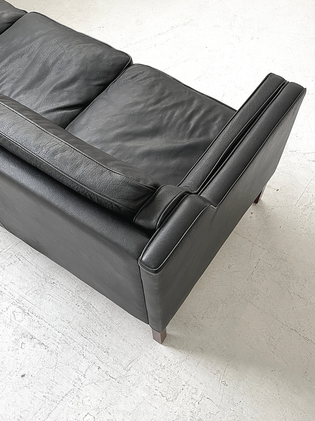 Stouby 'Eva' Leather Sofa