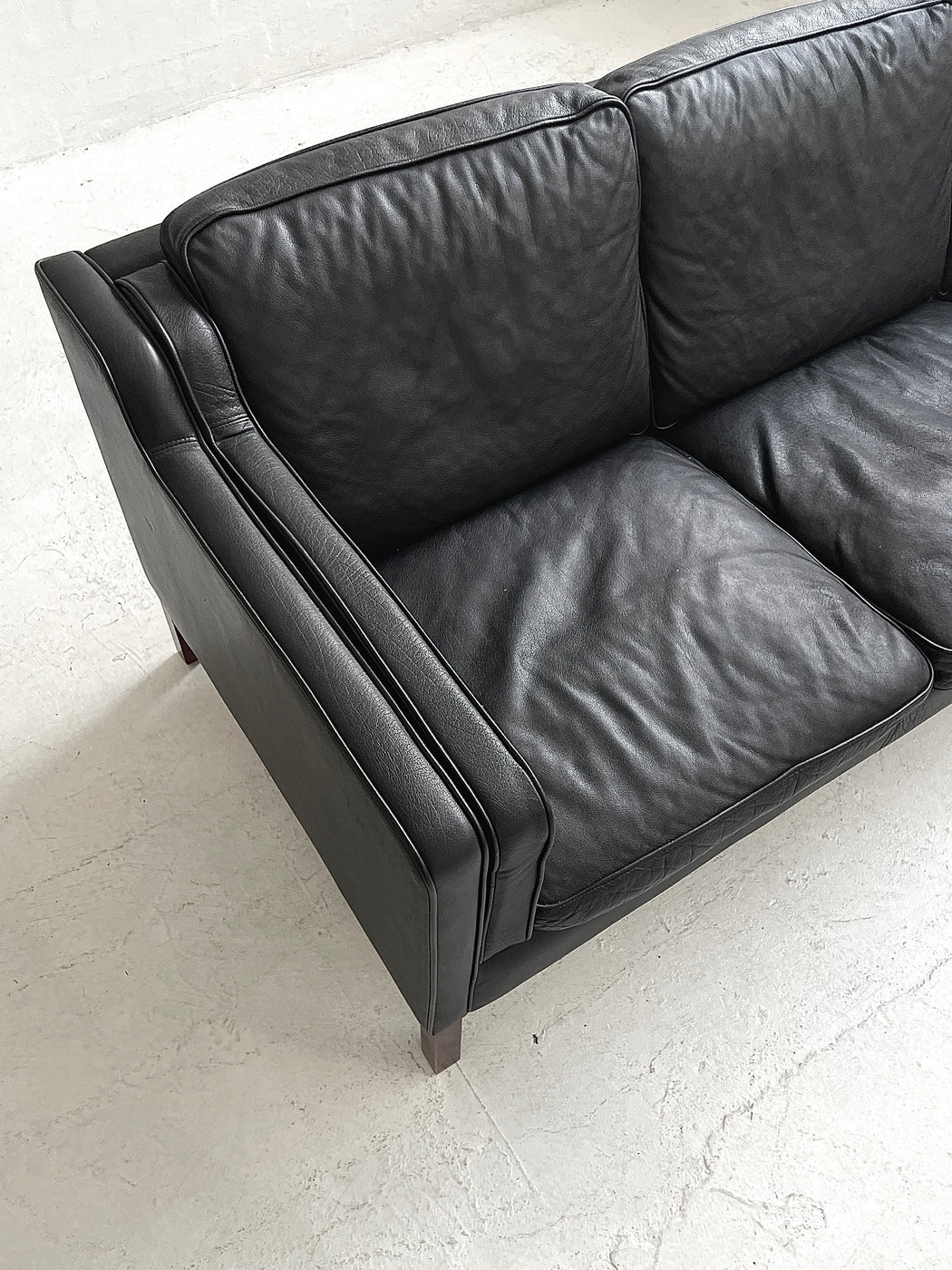 Stouby 'Eva' Leather Sofa