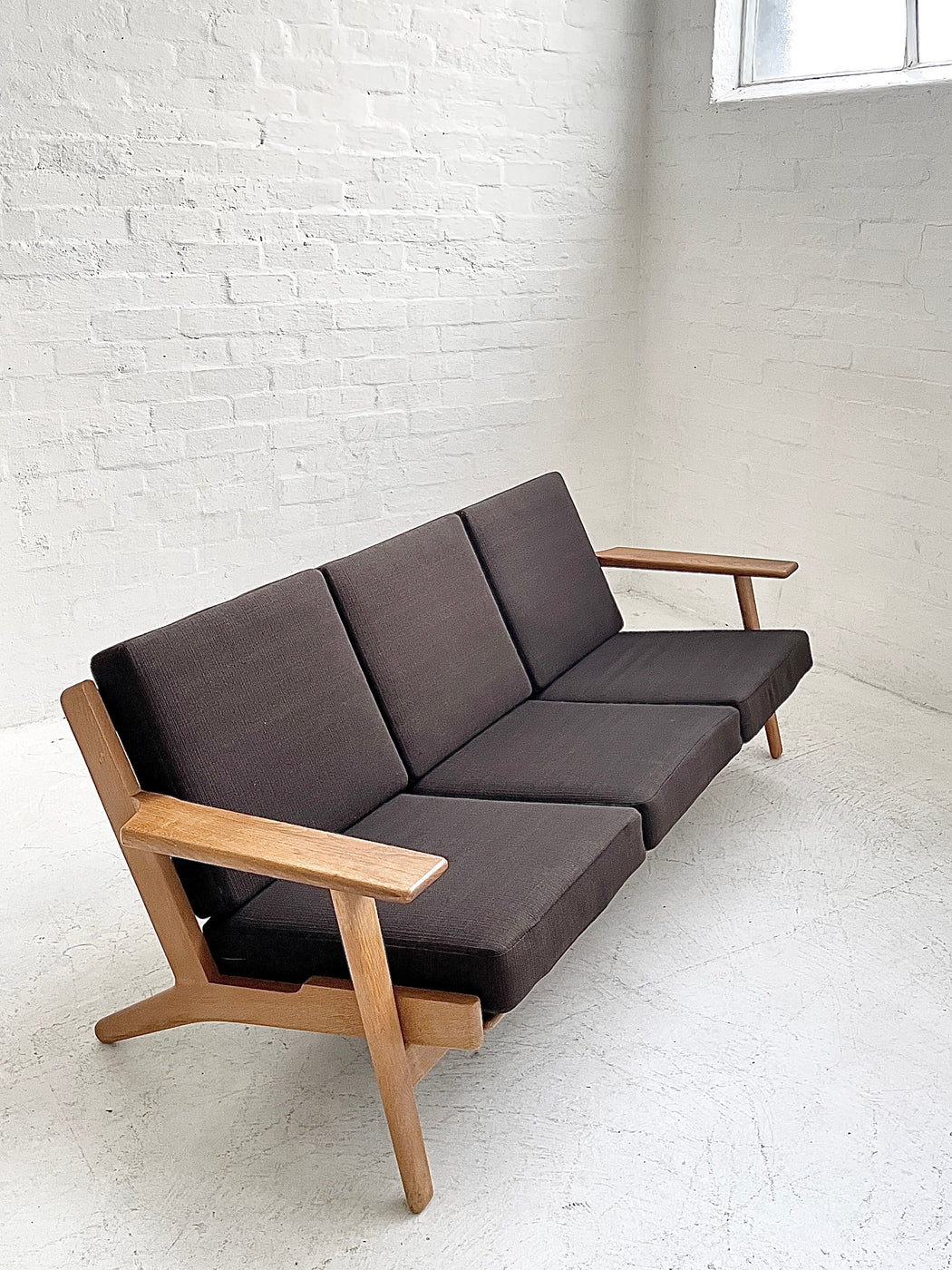 Hans J. Wegner GE290 'Plank' Sofa
