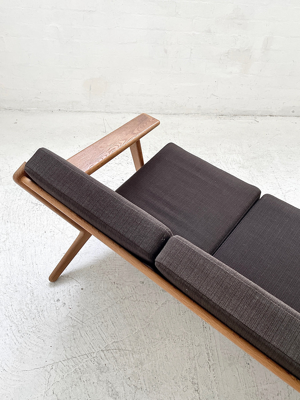 Hans J. Wegner GE290 'Plank' Sofa