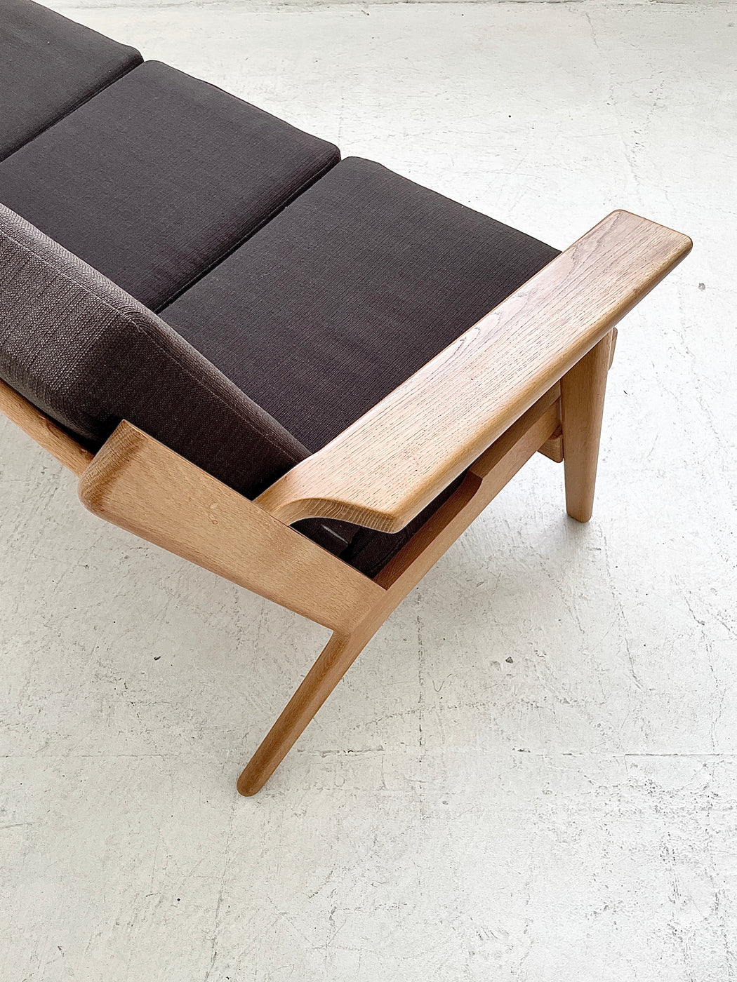 Hans J. Wegner GE290 'Plank' Sofa