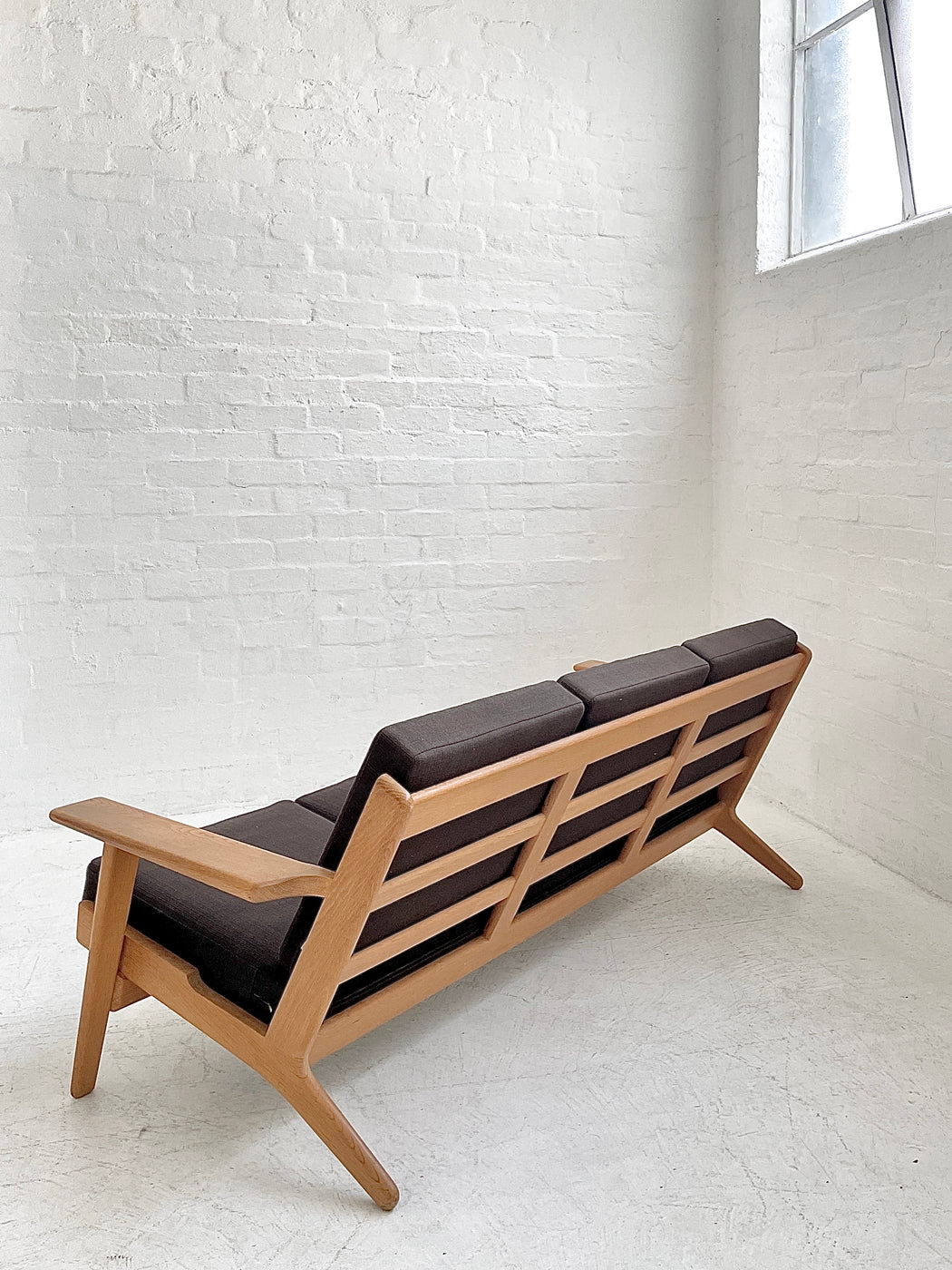 Hans J. Wegner GE290 'Plank' Sofa