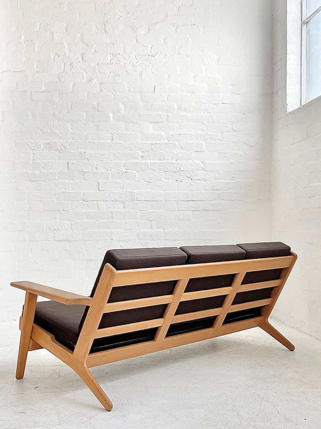 Hans J. Wegner GE290 'Plank' Sofa