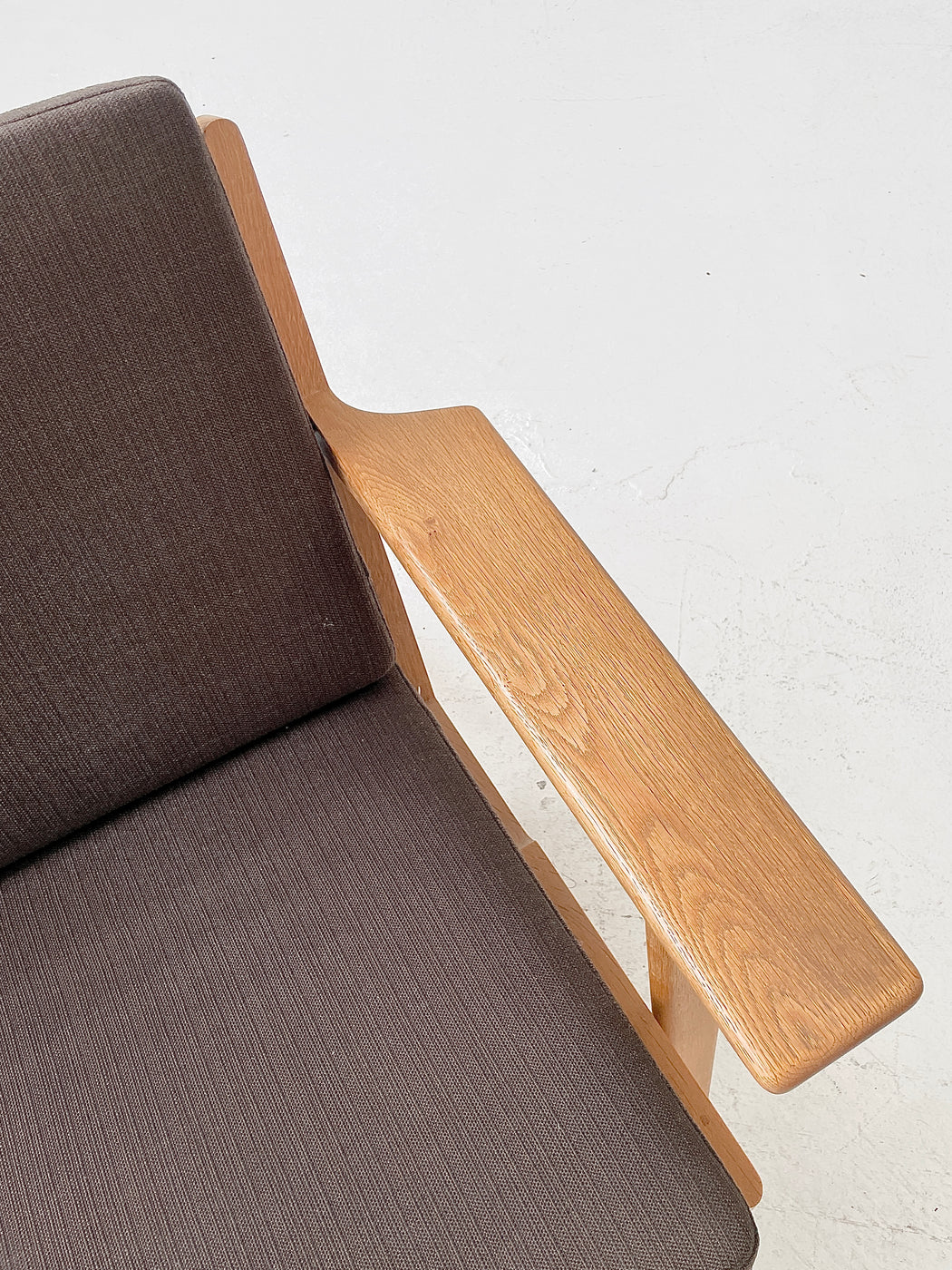Hans J. Wegner GE290 'Plank' Sofa
