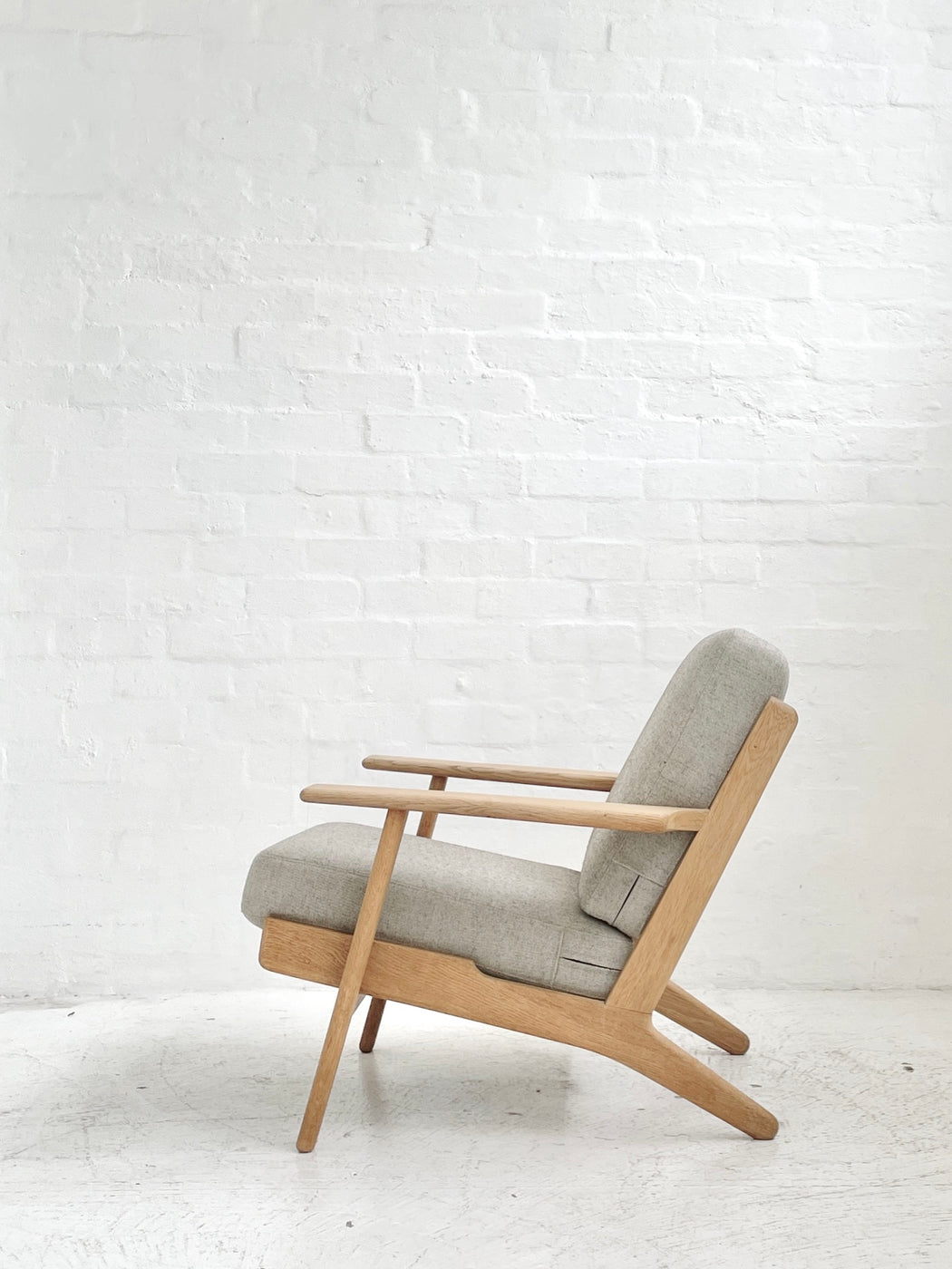 Hans J. Wegner GE290 'Plank' Chair