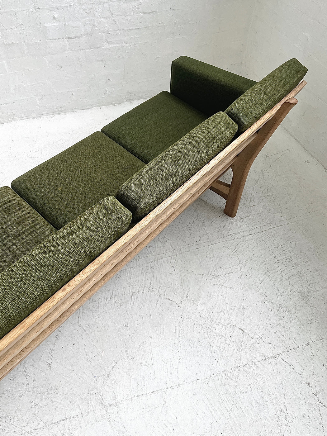Hans J. Wegner GE236/4 Sofa
