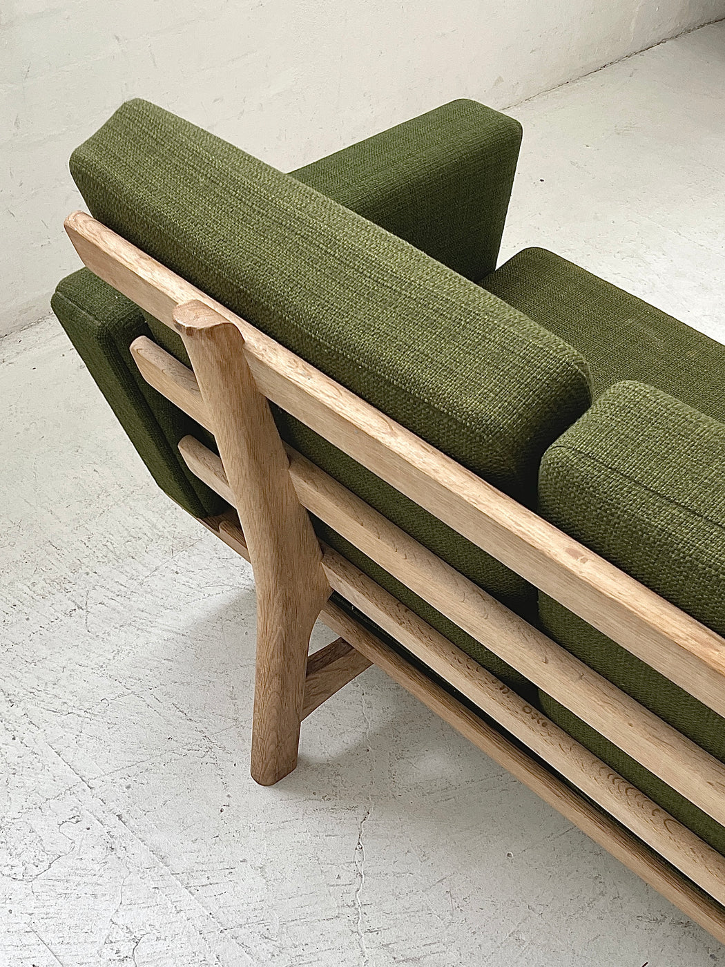 Hans J. Wegner GE236/4 Sofa