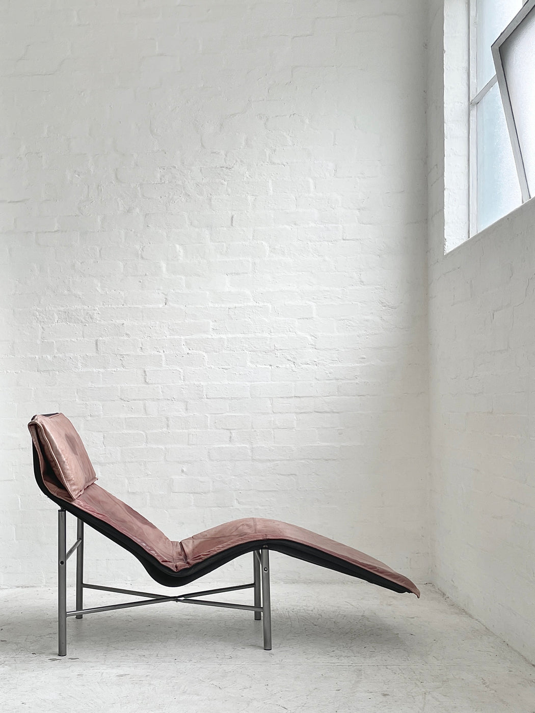 Tord Bjorklund 'Skye' Chaise Lounge