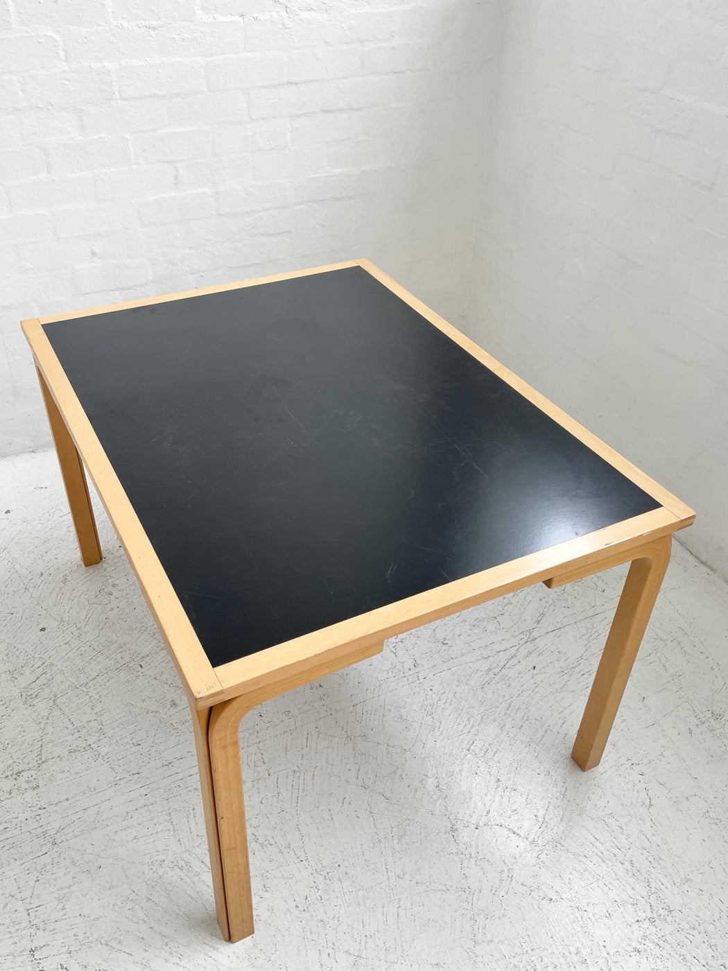 Farstrup Table