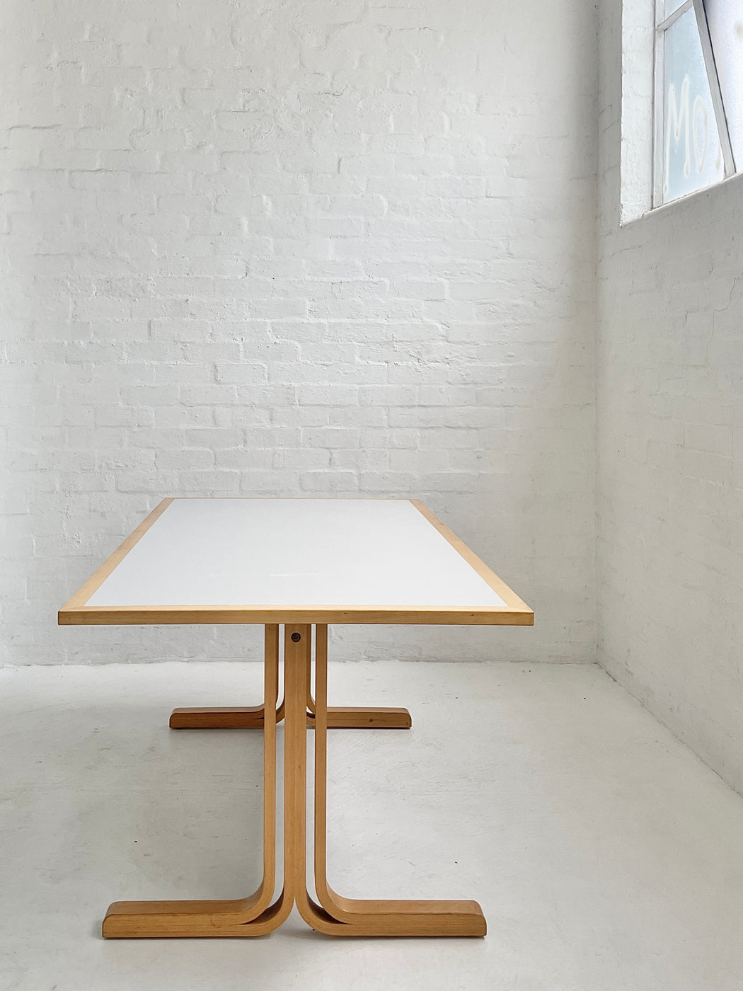 Thygesen & Sørensen Table