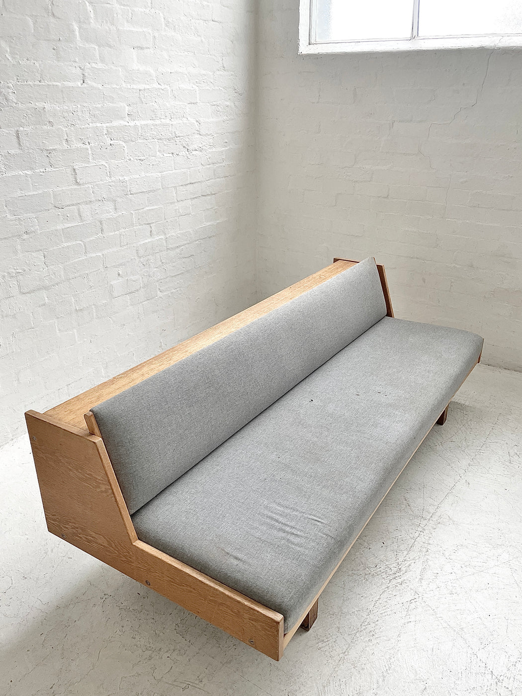 Hans J. Wegner GE258 Daybed