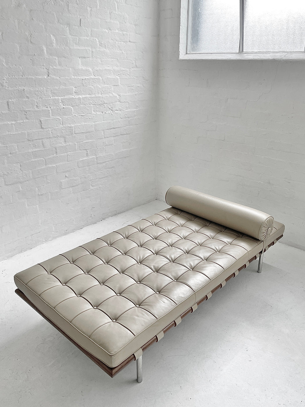 Ludwig Mies van der Rohe 'Barcelona' Sofa