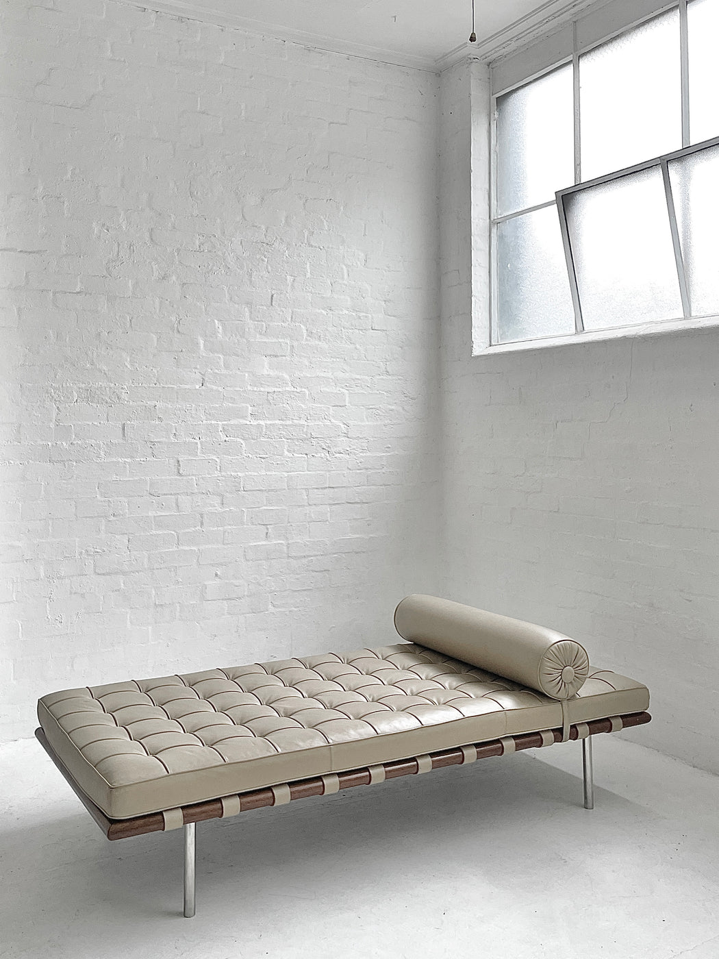 Ludwig Mies van der Rohe 'Barcelona' Sofa
