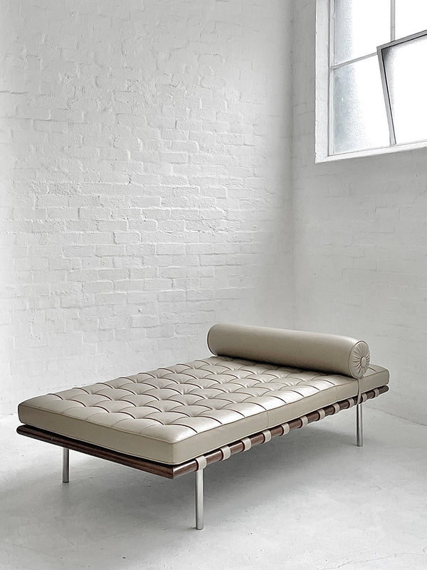 Ludwig Mies van der Rohe 'Barcelona' Sofa