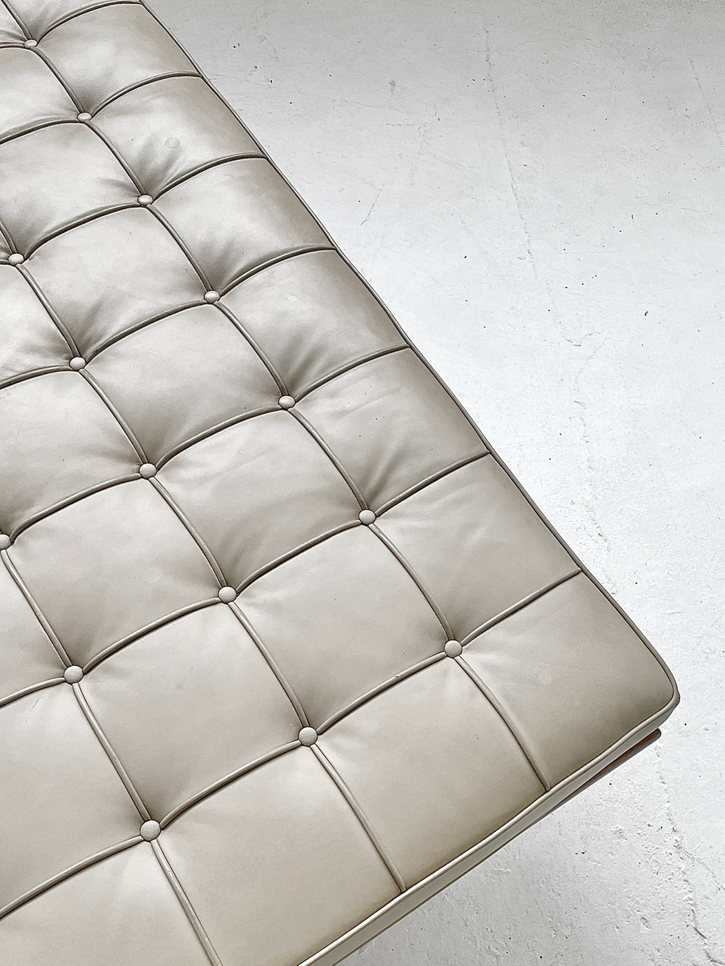 Ludwig Mies van der Rohe 'Barcelona' Sofa